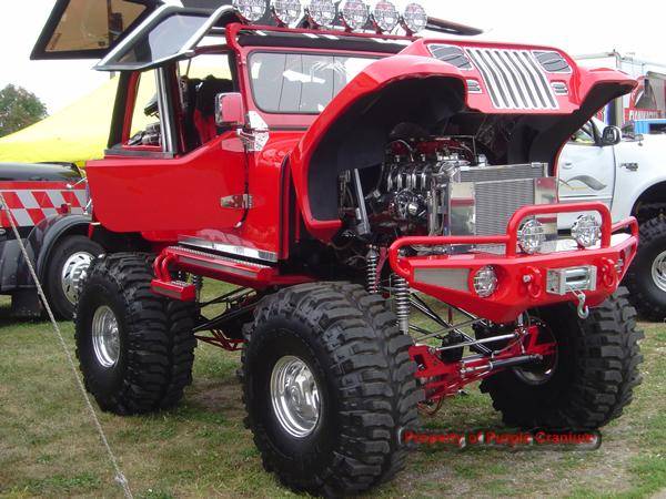 red_jeep_001